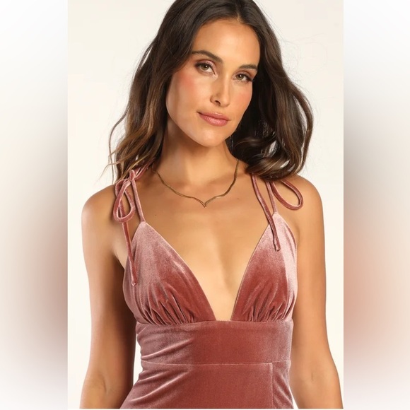 NWT Lulus With Radiance Velvet Maci Dress Mauve Size XS - Picture 2 of 9